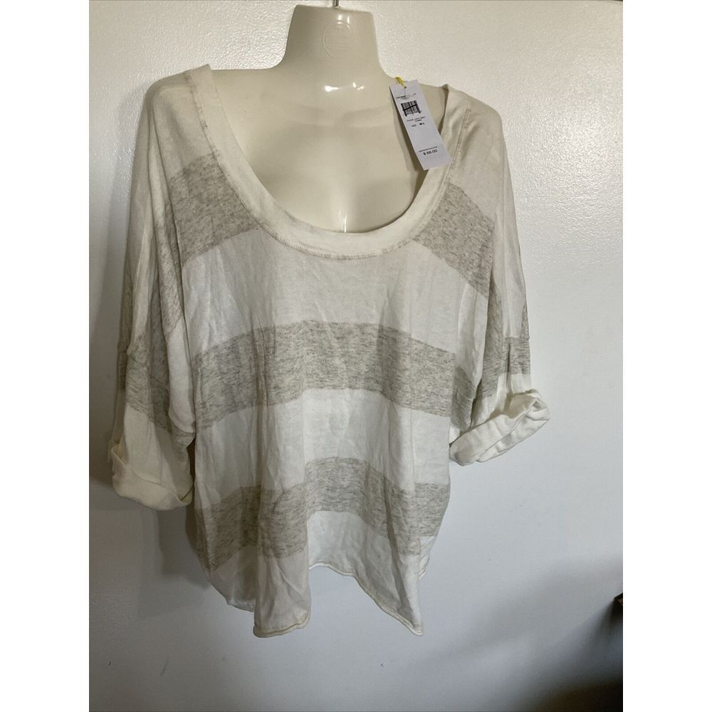 BCBG Generation gray white Striped lightweight scoopneck Sweater Size M-L‎